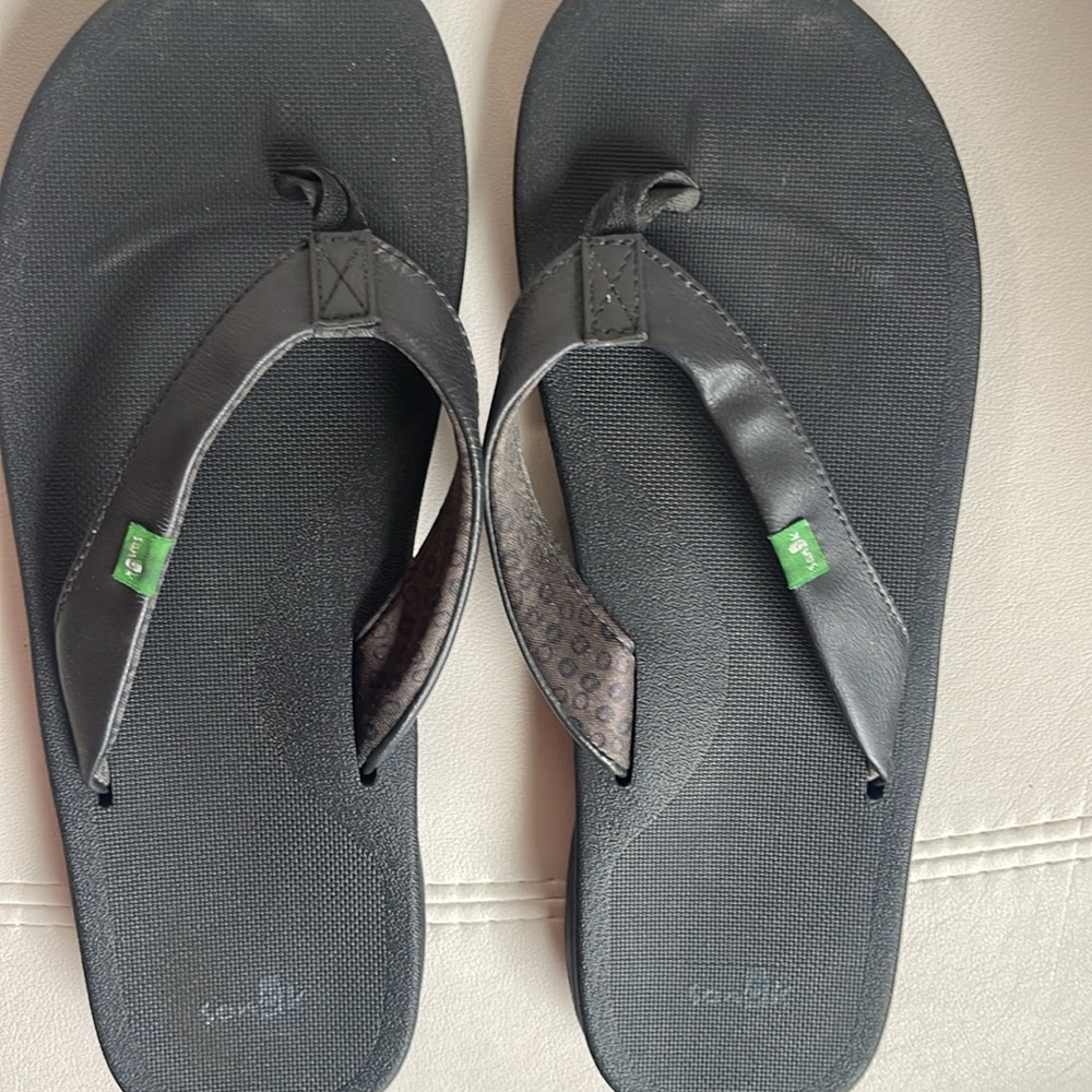 Sanuk women’s flip flops